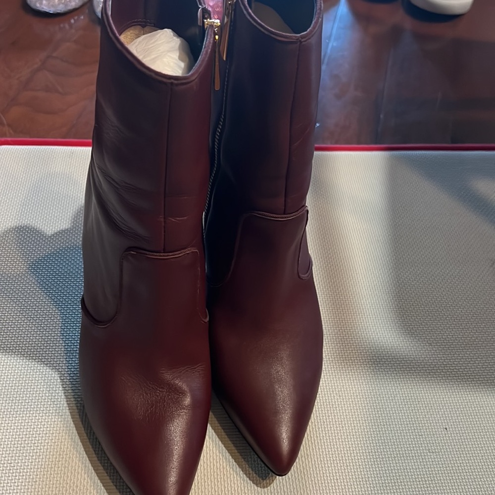 Michael Kors Burgundy booties Size 8🥰😍❤️ - Picture 7 of 7